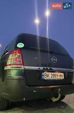 Мінівен Opel Zafira 2011 в Рівному