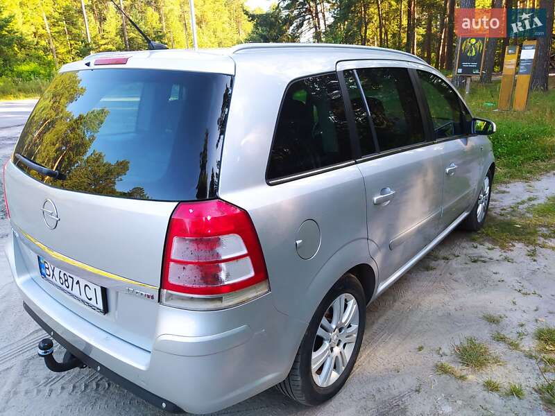 Минивэн Opel Zafira 2008 в Нетешине