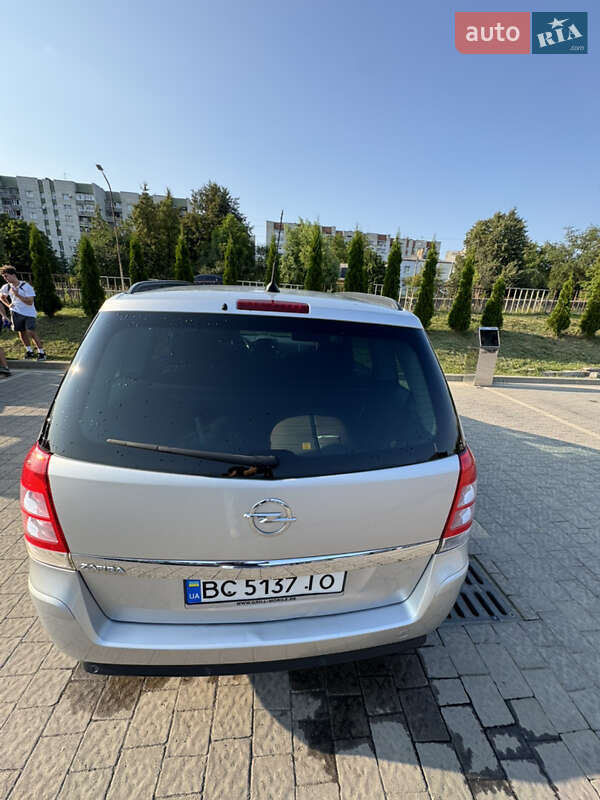Мінівен Opel Zafira 2014 в Дрогобичі