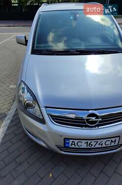Мінівен Opel Zafira 2010 в Луцьку