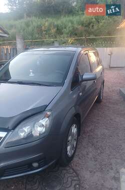 Минивэн Opel Zafira 2007 в 