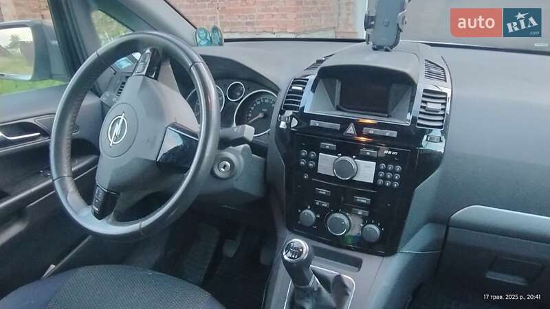Минивэн Opel Zafira 2011 в Львове
