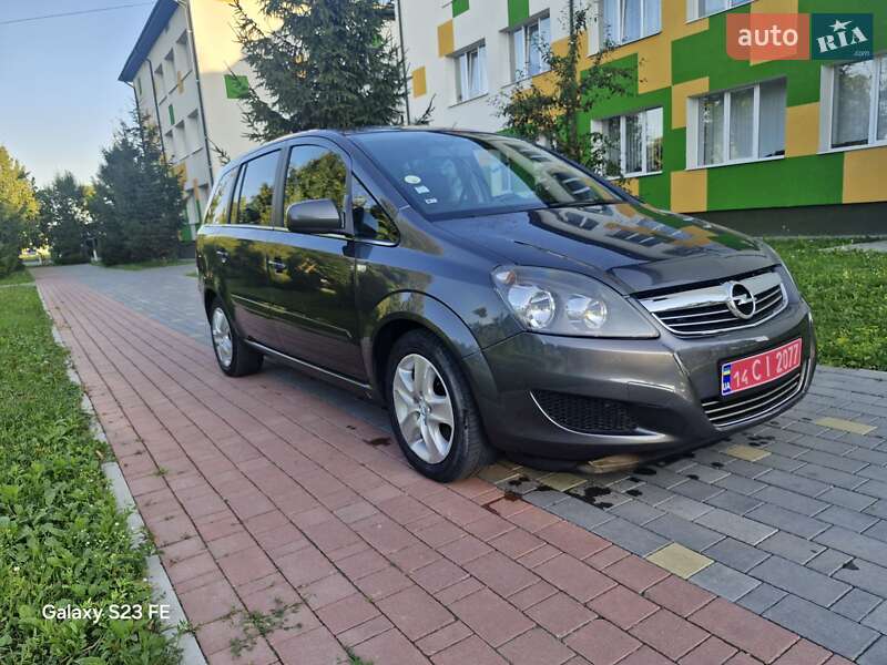 Opel Zafira 2011
