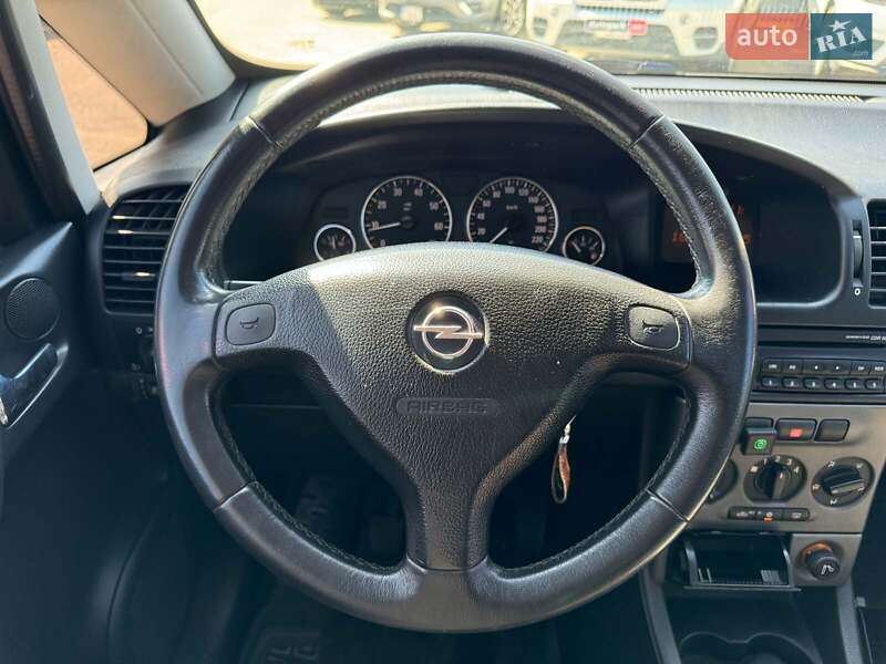 Минивэн Opel Zafira 2003 в Виннице