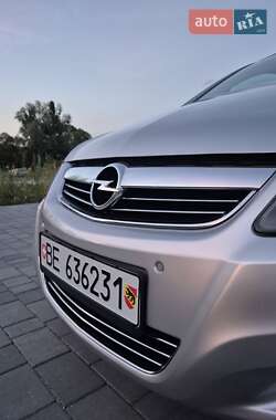 Мінівен Opel Zafira 2011 в 
