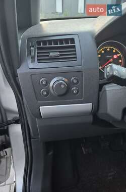 Мінівен Opel Zafira 2011 в 