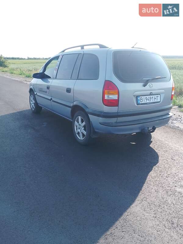 Минивэн Opel Zafira 1999 в Лохвице