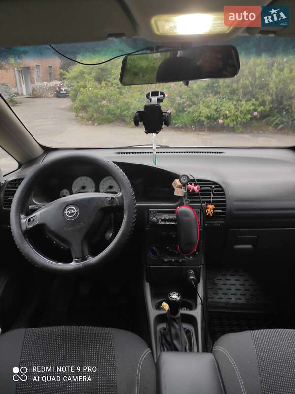 Мінівен Opel Zafira 2001 в Шостці