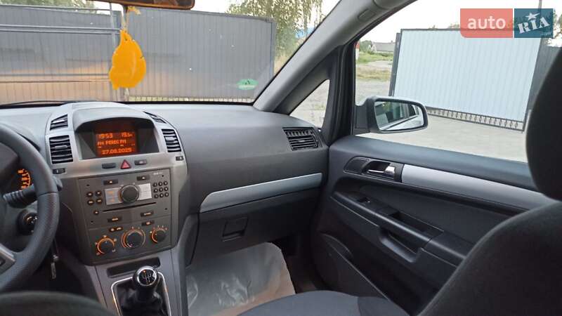 Мінівен Opel Zafira 2007 в Шишаках