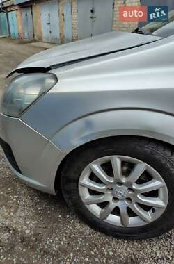 Минивэн Opel Zafira 2006 в 