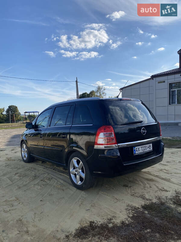 Минивэн Opel Zafira 2011 в Харькове