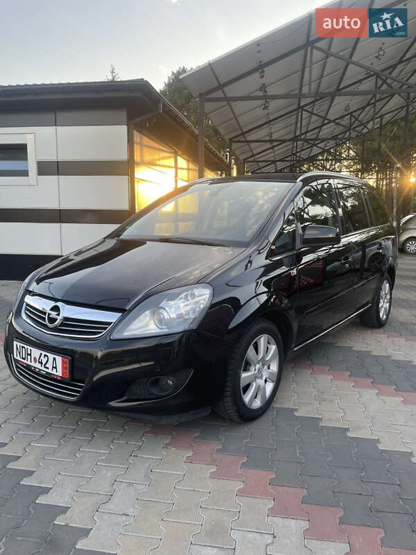 Opel Zafira 2014