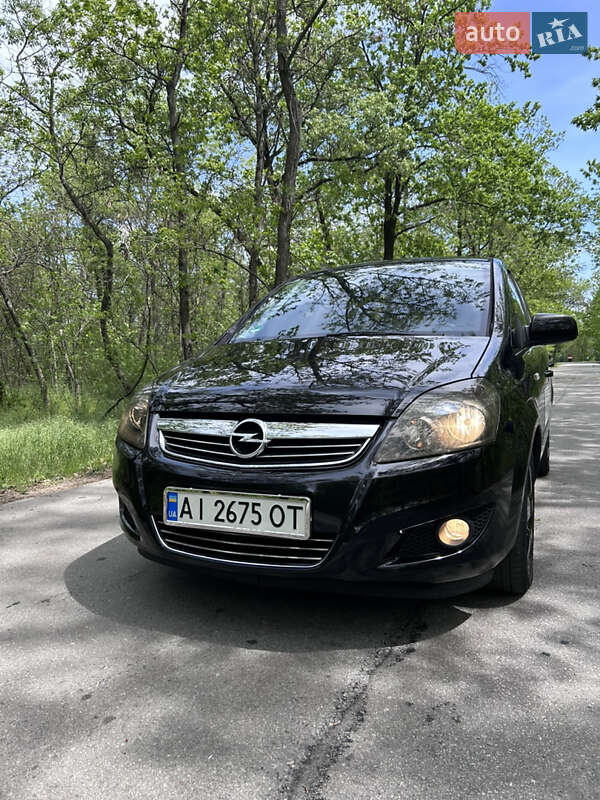 Минивэн Opel Zafira 2011 в Запорожье