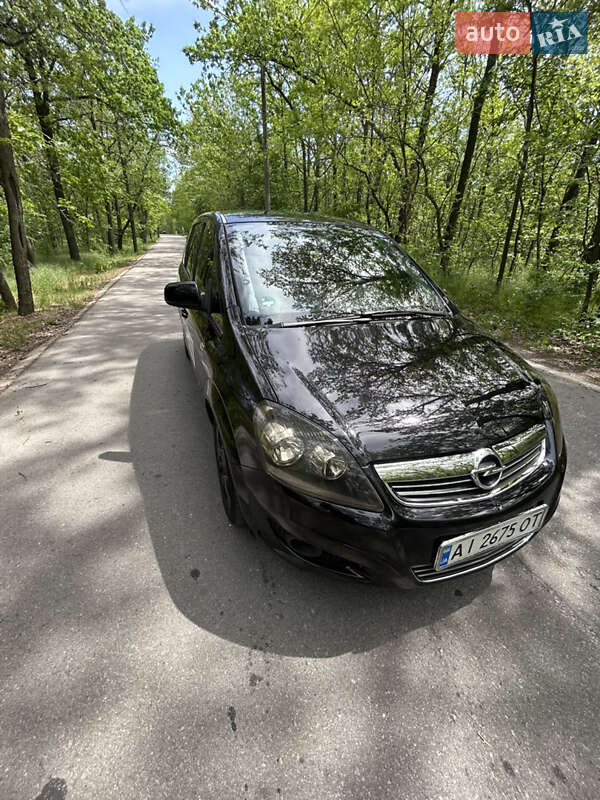 Минивэн Opel Zafira 2011 в Запорожье