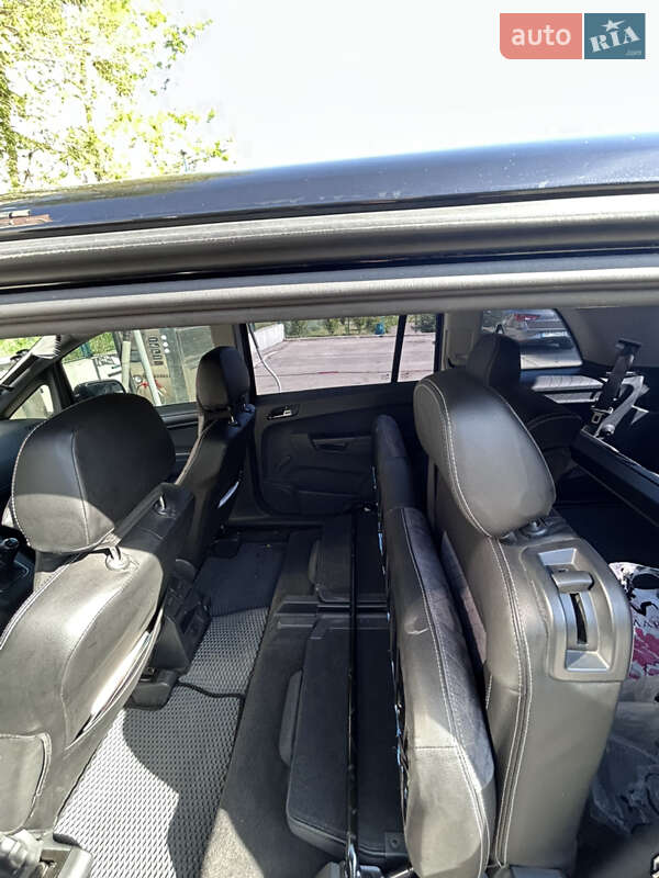 Минивэн Opel Zafira 2011 в Запорожье