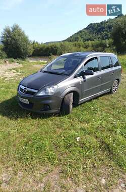 Минивэн Opel Zafira 2011 в 