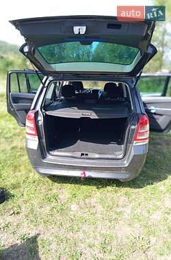Минивэн Opel Zafira 2011 в 
