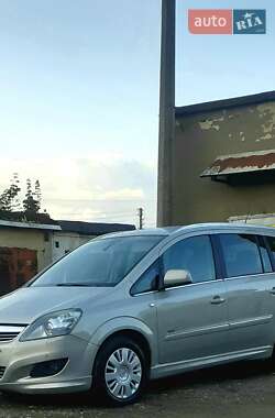 Мінівен Opel Zafira 2010 в Чернівцях