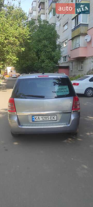 Минивэн Opel Zafira 2009 в Обухове