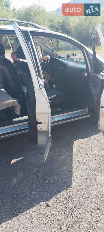 Минивэн Opel Zafira 2001 в Межгорье