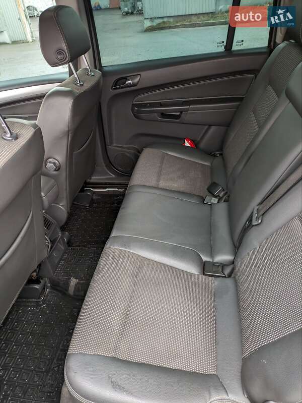 Минивэн Opel Zafira 2010 в Львове