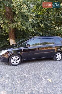Мінівен Opel Zafira 2010 в Чернівцях