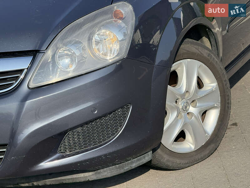 Мінівен Opel Zafira 2010 в Стрию