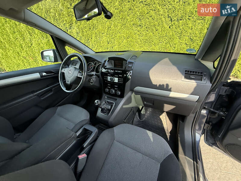 Мінівен Opel Zafira 2010 в Стрию