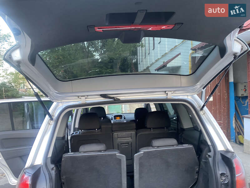 Минивэн Opel Zafira 2006 в Луцке