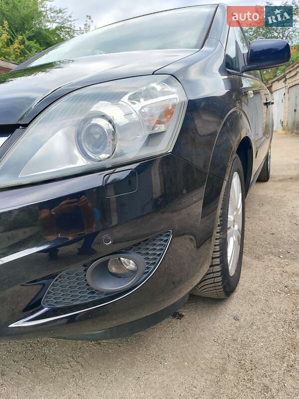 Минивэн Opel Zafira 2011 в Каменском