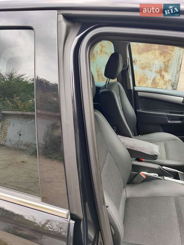 Минивэн Opel Zafira 2011 в Каменском