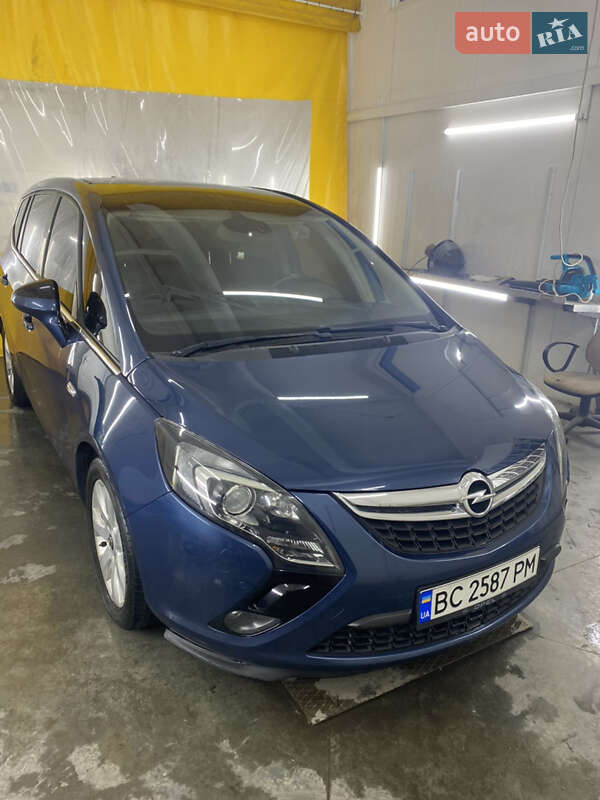 Opel Zafira 2015