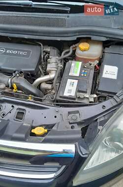 Минивэн Opel Zafira 2008 в 