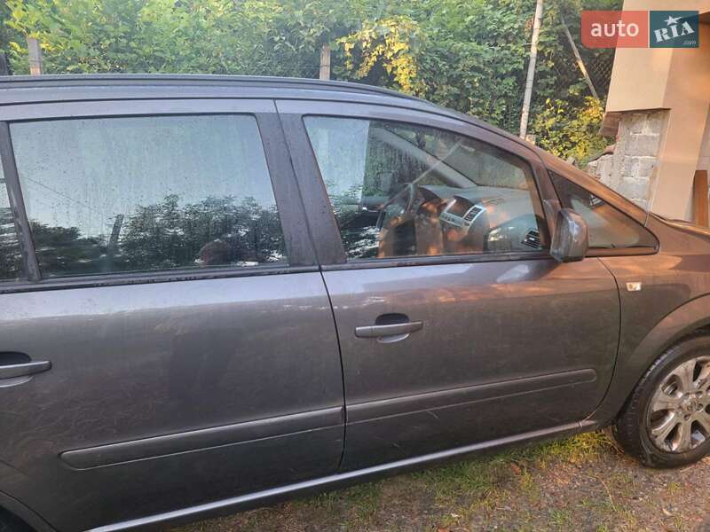 Минивэн Opel Zafira 2009 в Львове