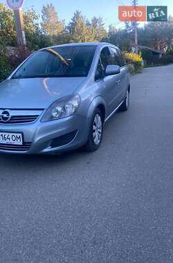 Мінівен Opel Zafira 2010 в Києві