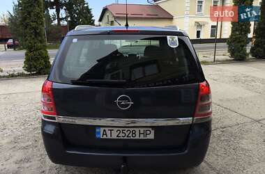 Минивэн Opel Zafira 2008 в 
