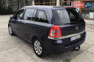 Минивэн Opel Zafira 2008 в 