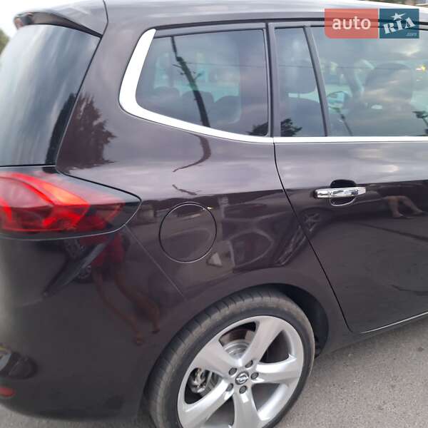 Минивэн Opel Zafira 2011 в Мерефа