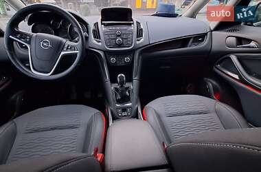 Минивэн Opel Zafira 2011 в 