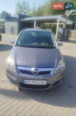 Минивэн Opel Zafira 2006 в Тячеве