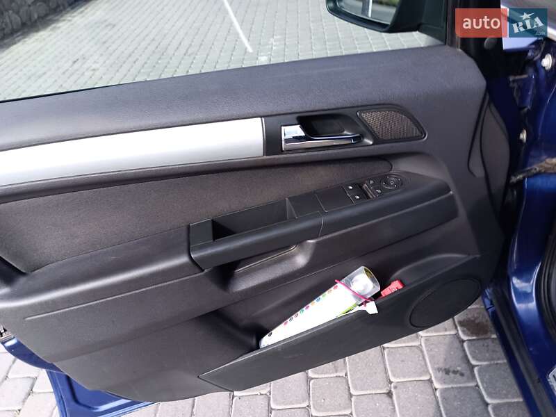 Минивэн Opel Zafira 2010 в Хмельницком