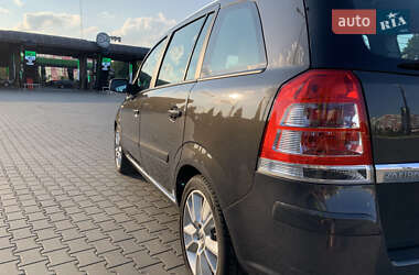 Минивэн Opel Zafira 2012 в 