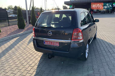 Минивэн Opel Zafira 2012 в 