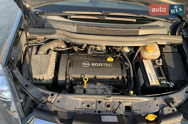 Минивэн Opel Zafira 2012 в 