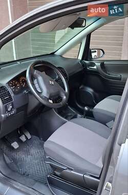 Минивэн Opel Zafira 2005 в 