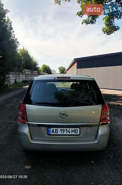 Минивэн Opel Zafira 2009 в 