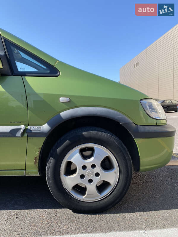 Минивэн Opel Zafira 2000 в Ровно