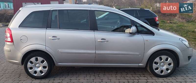 Минивэн Opel Zafira 2012 в Дрогобыче фото 2 Минивэн Opel Zafira 2012 в Дрогобыче