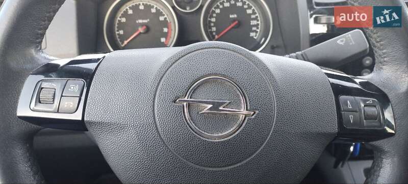 Минивэн Opel Zafira 2012 в Дрогобыче фото 7 Минивэн Opel Zafira 2012 в Дрогобыче