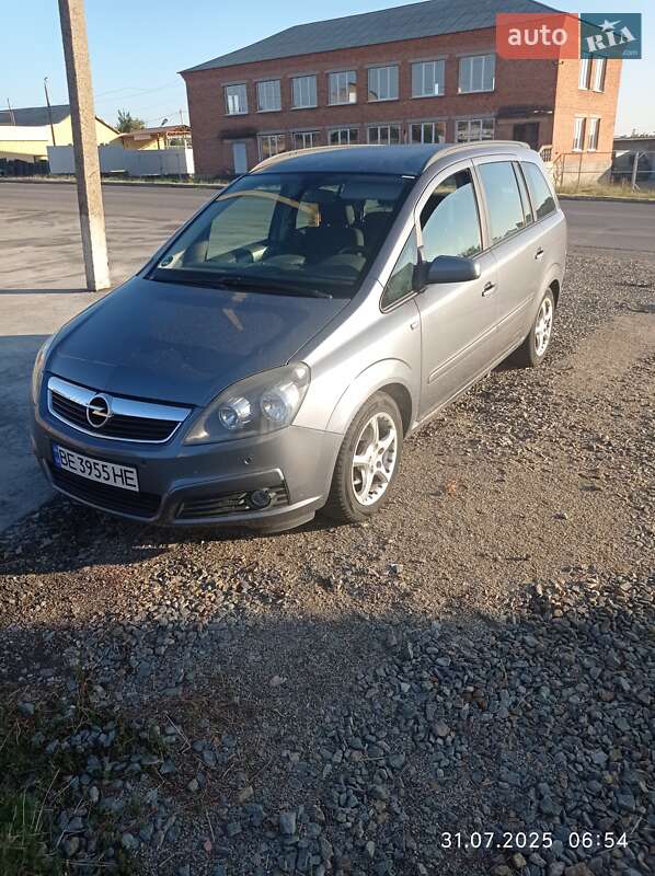 Минивэн Opel Zafira 2006 в Первомайске
